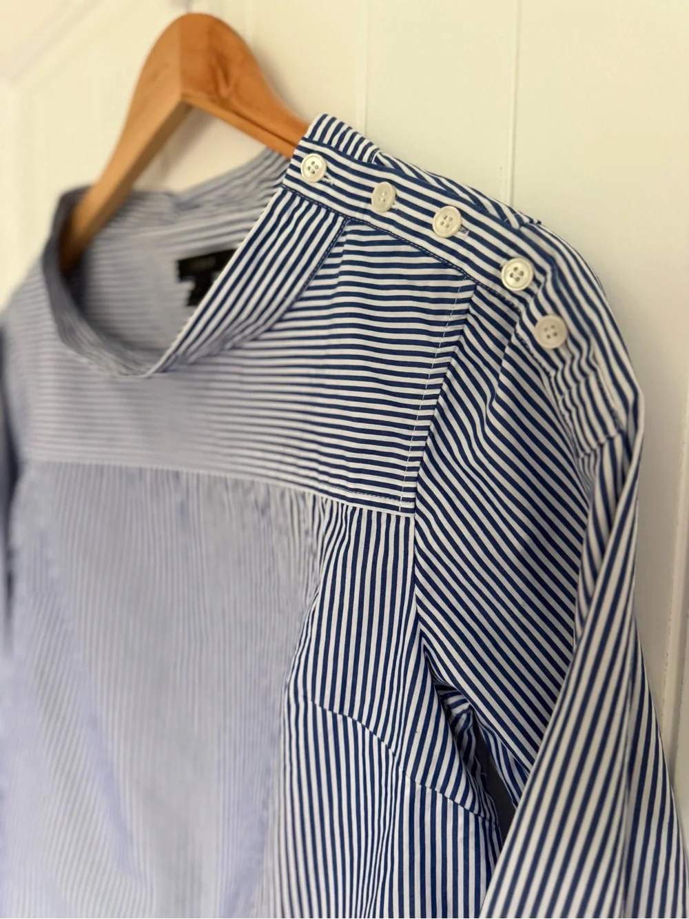 J. Crew Funnelneck Striped Shirt Blue White Button Shoulder Poplin G9944 Size 2